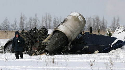 Крушение самолета CRJ 200 под Алматы